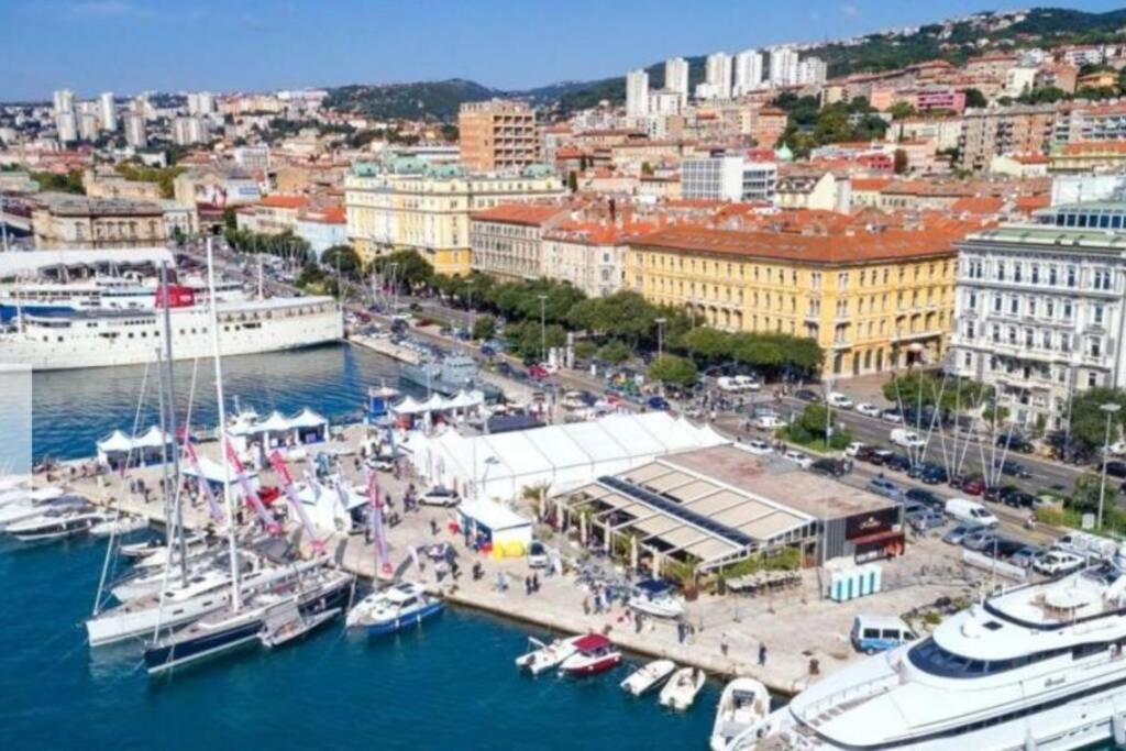 Appartement Rossy à Rijeka Extérieur photo