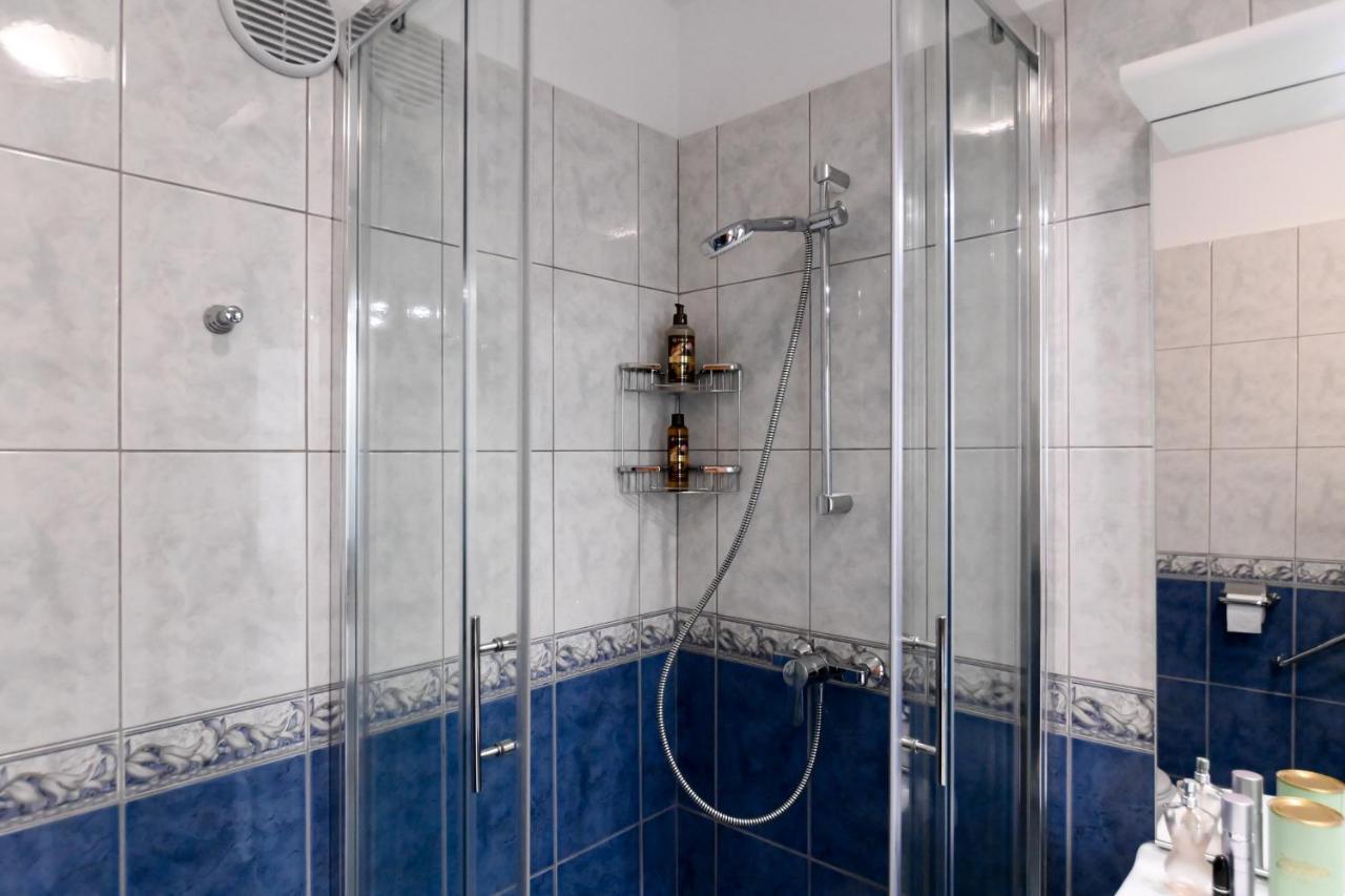 Appartement Rossy à Rijeka Extérieur photo