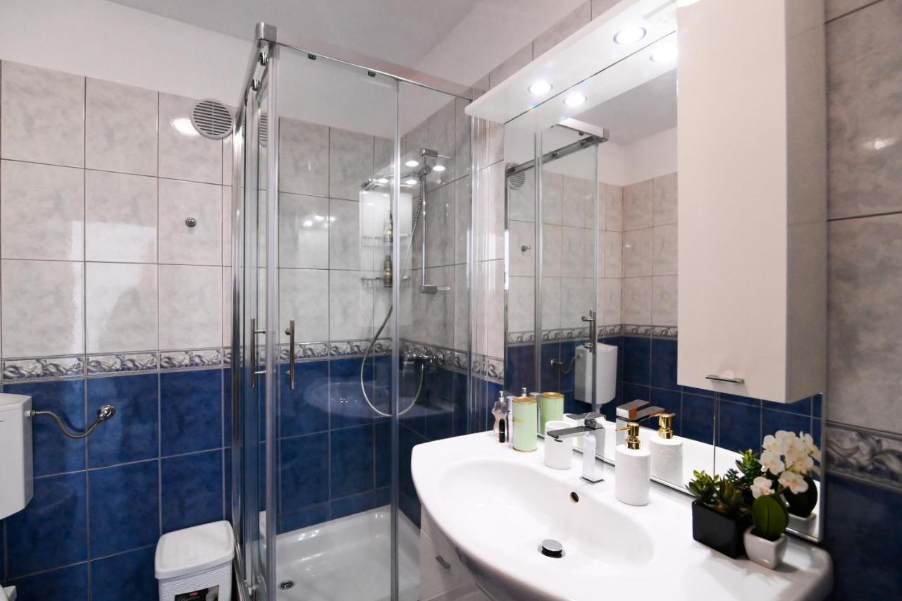 Appartement Rossy à Rijeka Extérieur photo