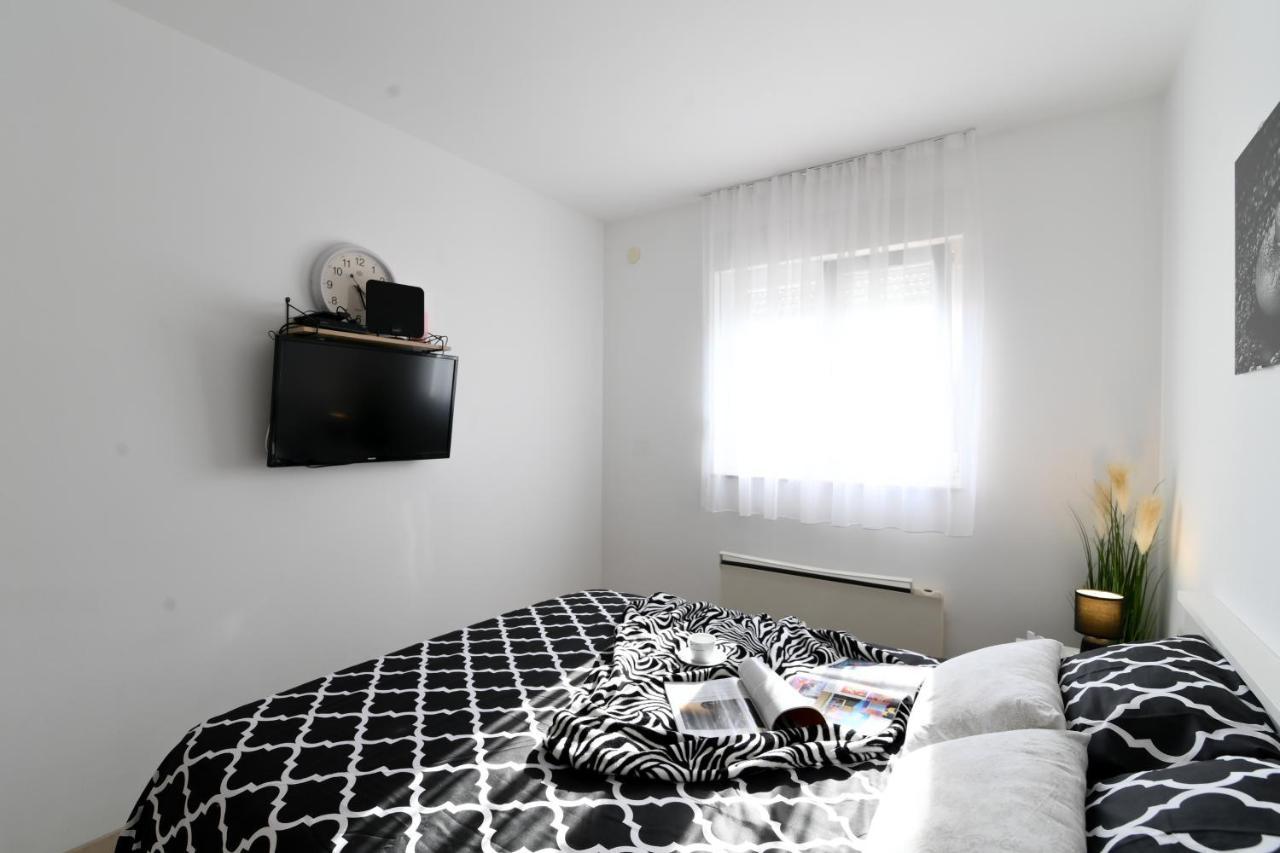 Appartement Rossy à Rijeka Extérieur photo
